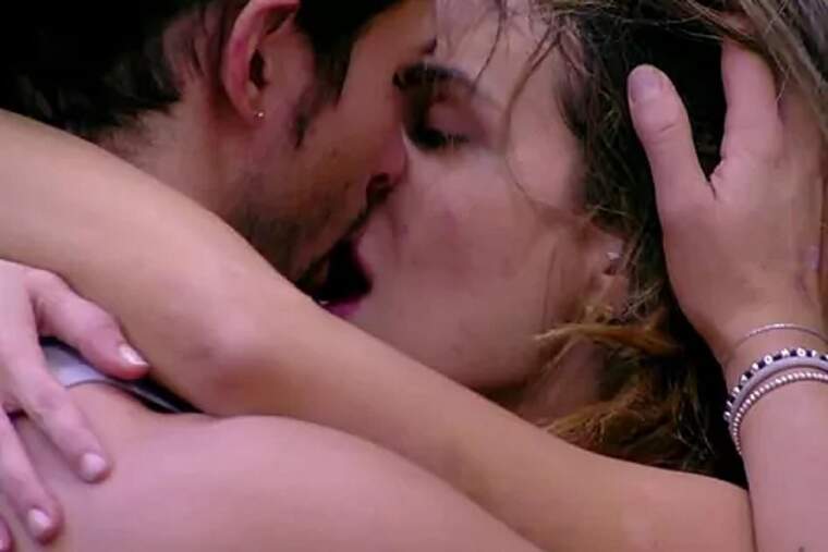 Cristina Porta i Lucca Onestini es besen hores abans de l'expulsiÃ³ en 'Secret Story'