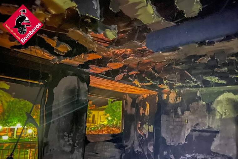 Habitatge cremat |  Consorci de Bombers d'Alacant