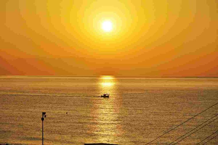 Imatge d'una sortida de sol a Fuengirola, a MÃ laga