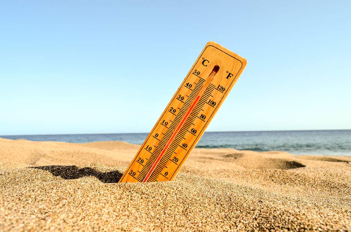 TermÃ²metre a la platja amb temperatura molt alta