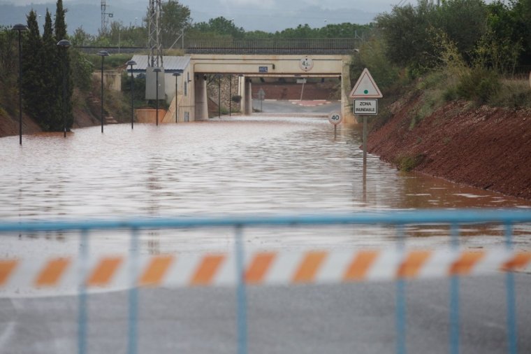 Carretera tallada per inundaciÃ³