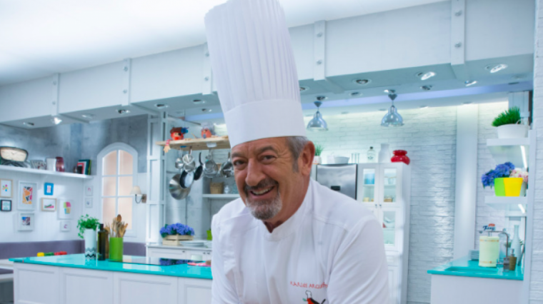 Karlos ArguiÃ±ano, en una fotografia promocional del seu programa de cuina