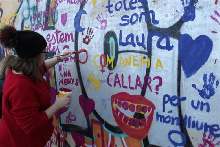 Un mural per a homenatjar a Laura Luelmo i llançar un missatge de llibertat