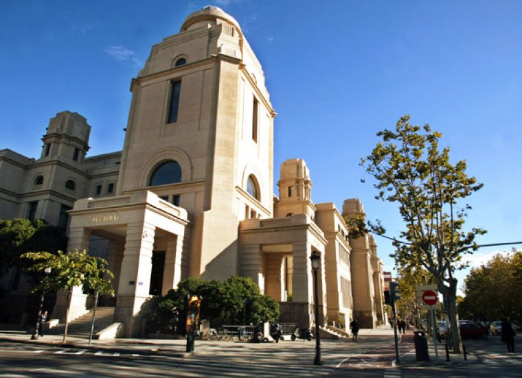 Imatge d'arxiu de l'edifici de Rectorat de la Universitat de València