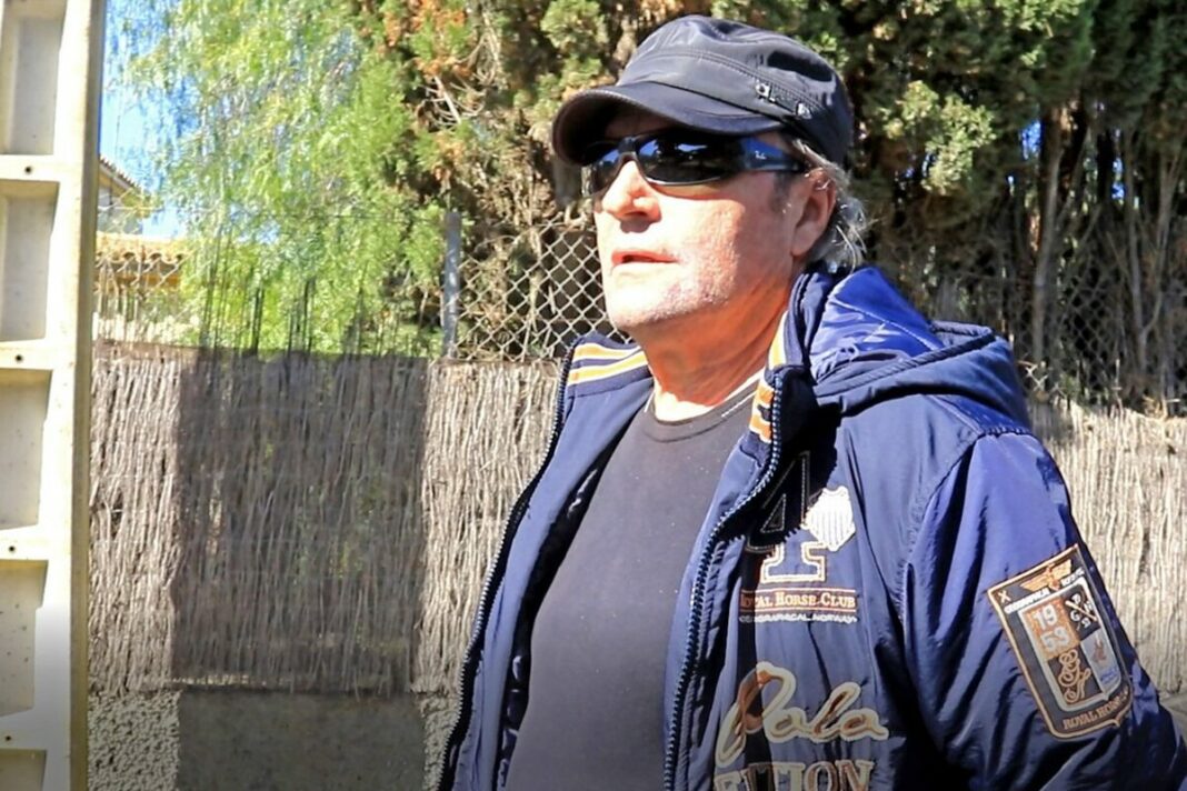 Amador Mohedano amb gorra i ulleres de sol