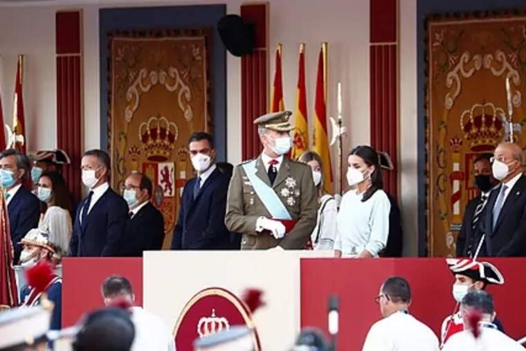 Pedro Sánchez rep una forta xiulada en la desfilada militar del Dia de la Festa Nacional a Madrid