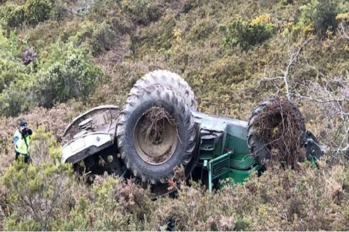 Tractor tombat després d'un accident