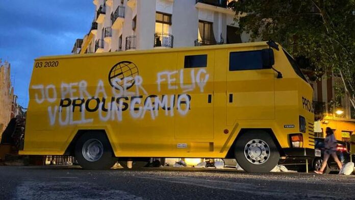 'Desapareix' el camió de seguretat de la falla Mossén Sorell-Corona, amb 52 milions d'euros dins