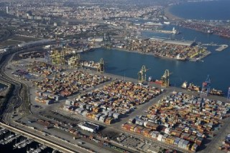 Reobert El Port de València al trànsit marítim