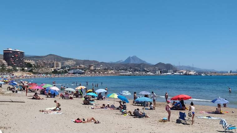 Platja El Campello de gom a gom