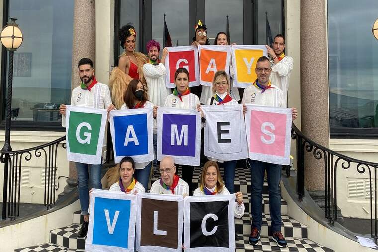 La delegació valenciana, en Brighton, defensant la candidatura per als Gay Games 26