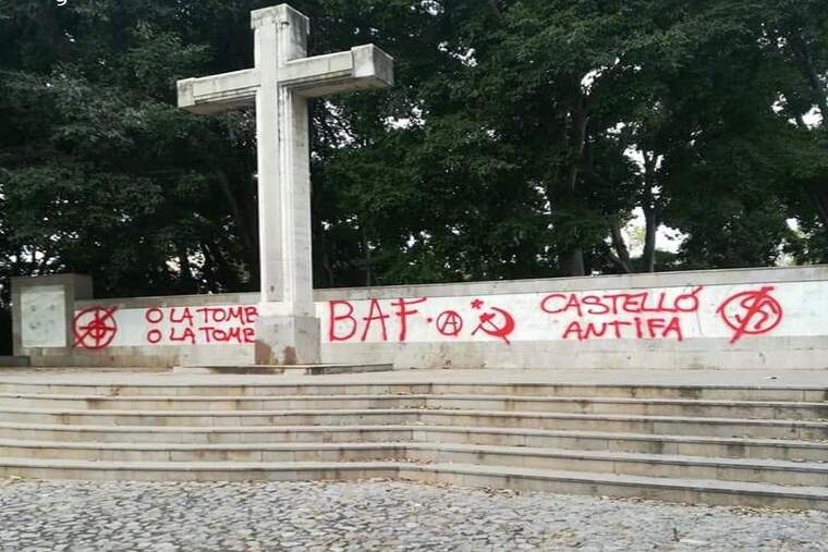 'O la tombeu o la tombem', les pintades a la creu del Ribalta