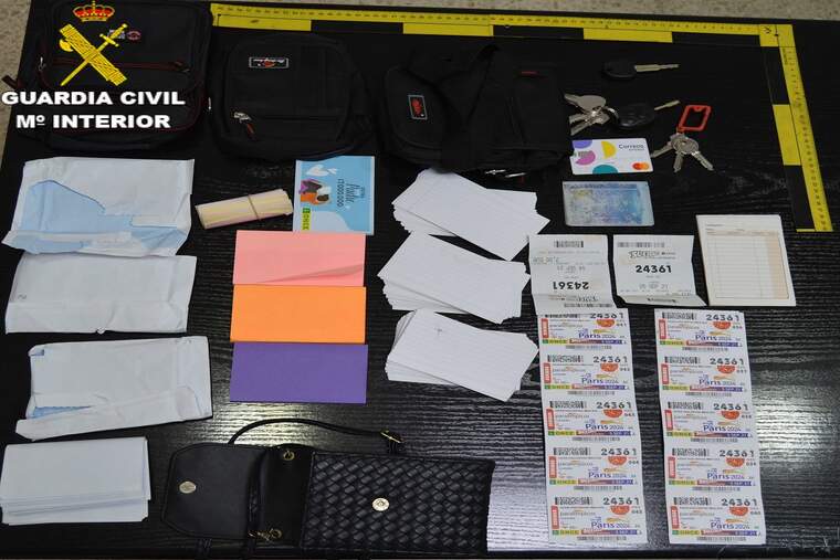 Objectes requisats per la Guàrdia Civil per a fer el mètode de la estampeta