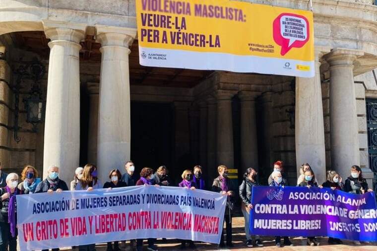 València decreta dol oficial per l'assassinat d'una dona de 30 anys presumptament per la parella
