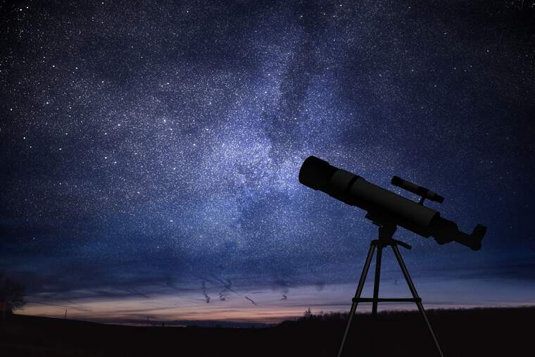 Telescopi observant les estreles