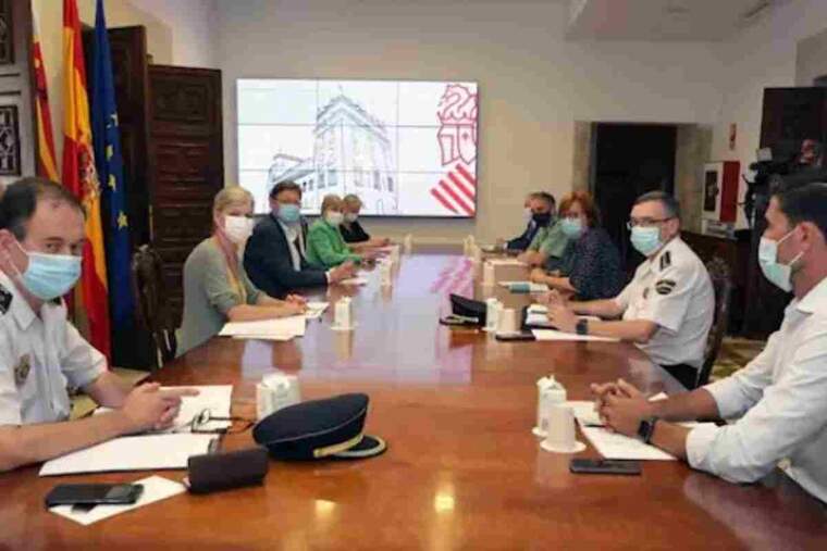 Imatge de la reunió per a concretar les mesures del protocol
