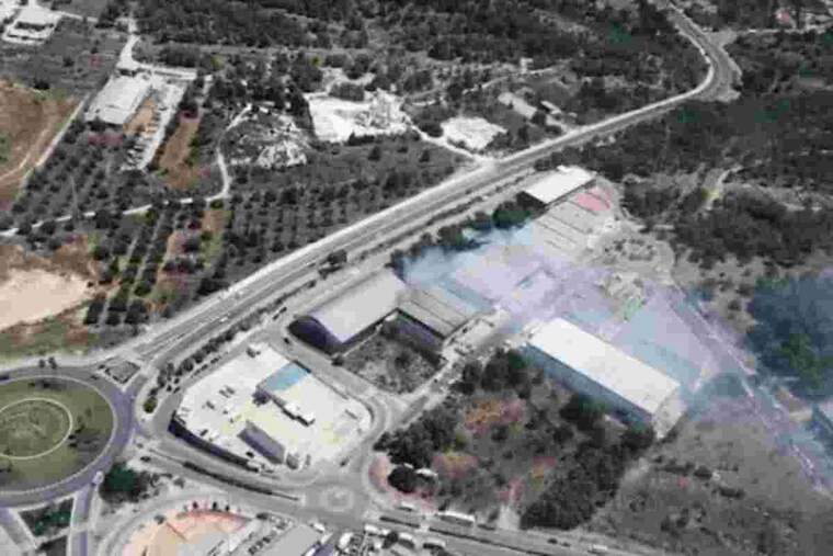 Imatge de la zona industrial afectada per l'incendi