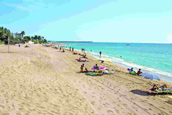 La dona ha sigut treta de l'aigua inconscient La dona ha sigut treta de l'aigua inconscient