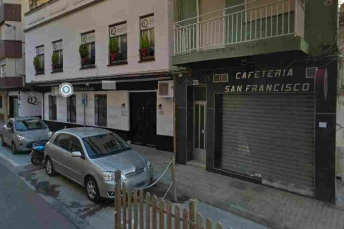 L'amo de la cafeteria ha mort a causa del coronavirus