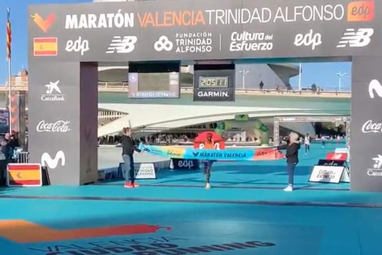 Cherono guanya la Marató de València