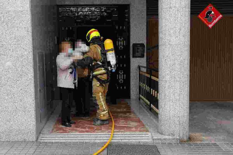 Incendi en una casa en Elx