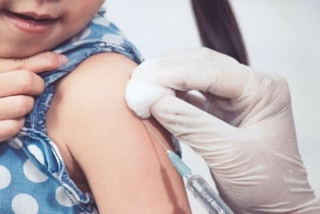 Efectes secundaris de la vacuna contra la Covid-19 en els xiquets