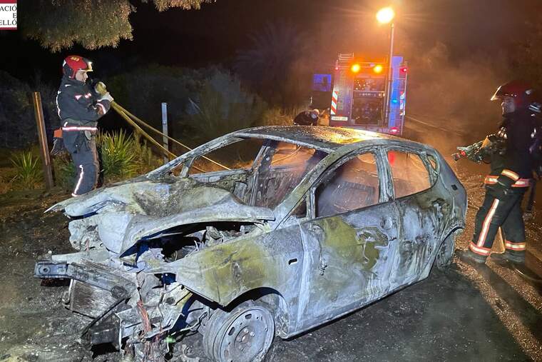 S'incendien els vehicles de dos accidents de trànsit a Castelló
