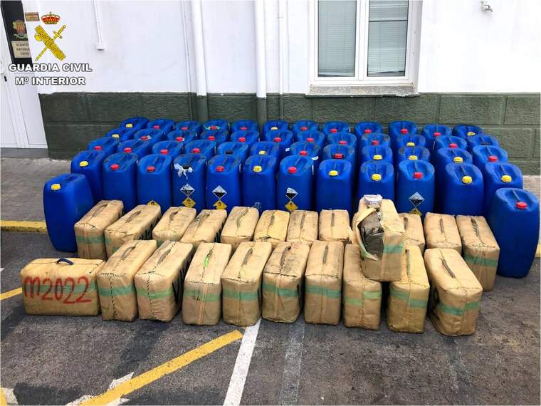 Confiscades 2,5 tones d'haixix d'un iot a Santa Pola