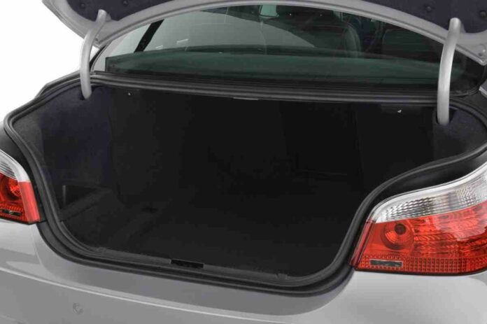 El cadàver ha sigut trobat dins del maleter