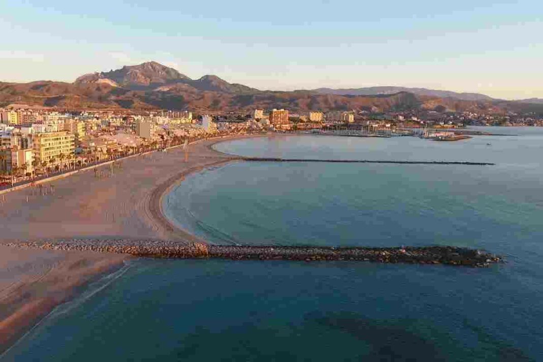 L'home ha mort ofegat en una platja del Campello