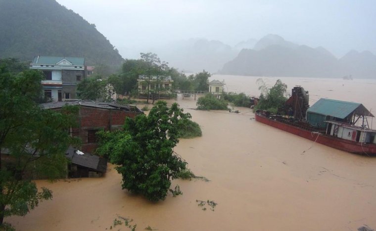 Greus inundacions al Vietnam a causa de les pluges
