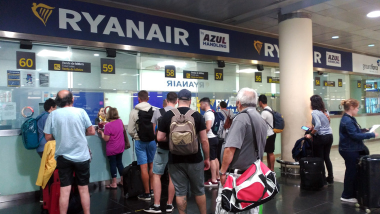 Ryanair rep noves denúncies dels seus treballadors