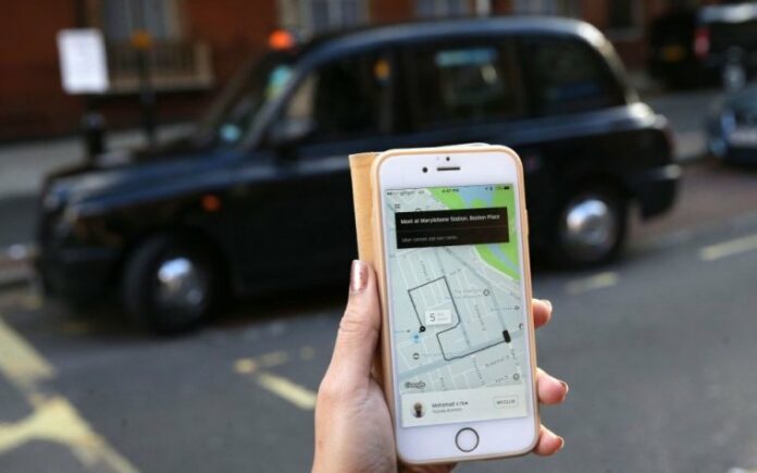 Uber i Cabify demanen firmes per aturar el nou decret de la Generalitat