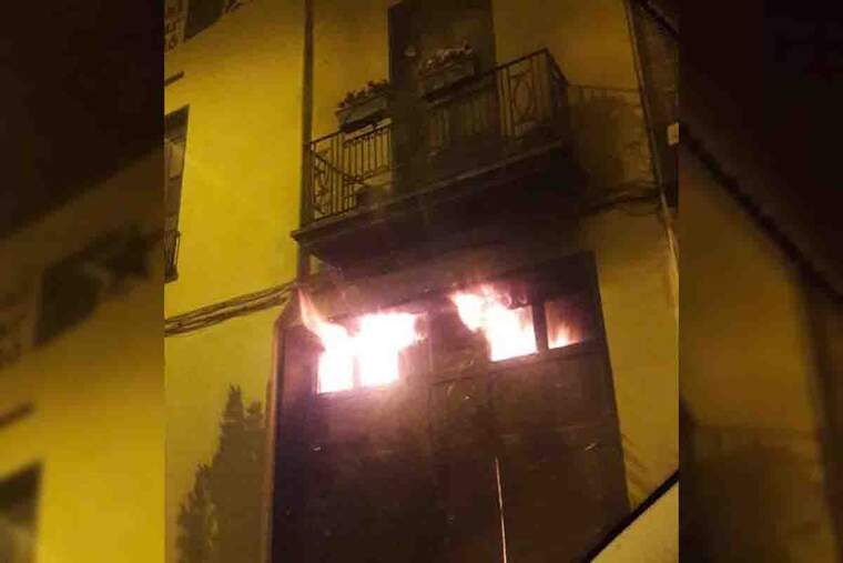 Acusen a l'extrema dreta de l'incendi