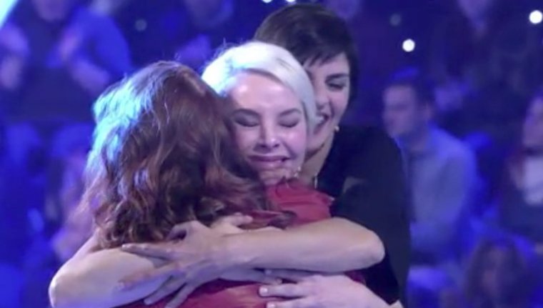 Imagen del abrazo entre Soraya y BelÃ©n.