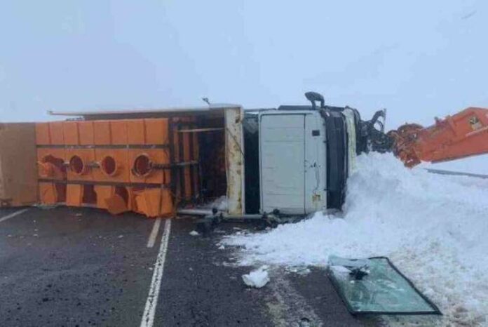 Imatge de la màquina llevaneu accidentada en Morella