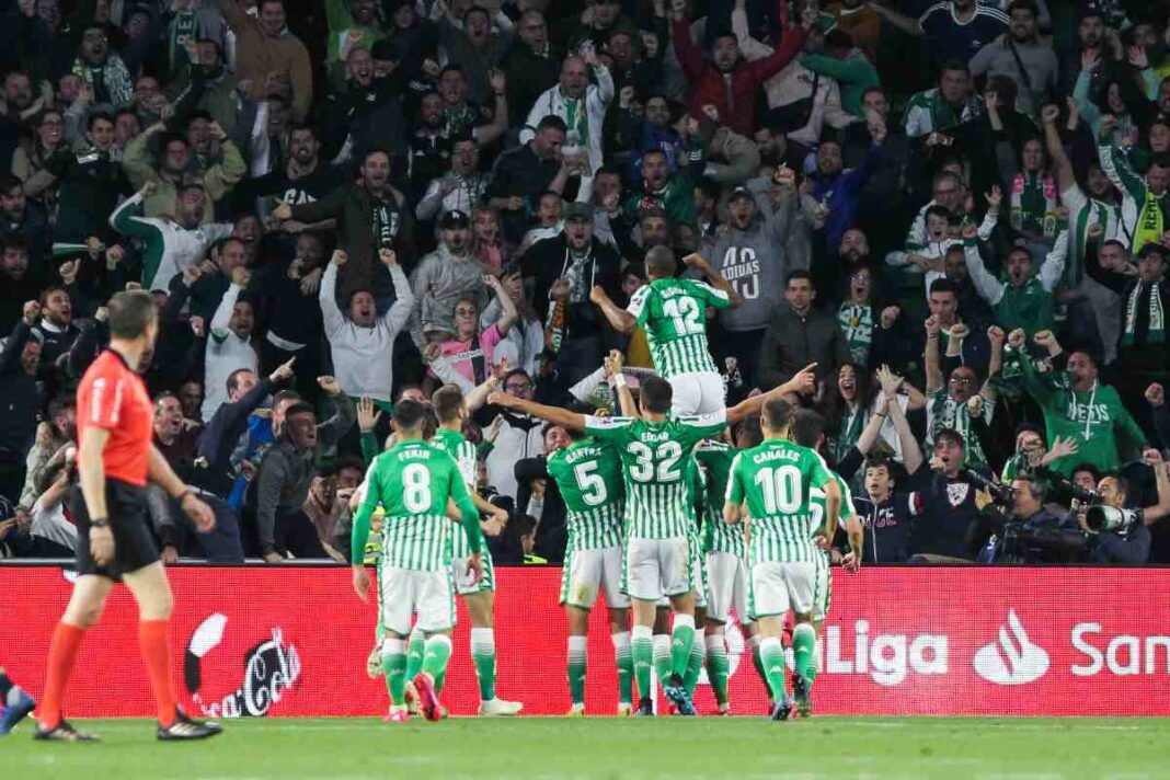 El darrer partit amb públic a la Lliga es va jugar el 8 de març de 2020 a l'Estadi Benito Villamarín de Sevilla.