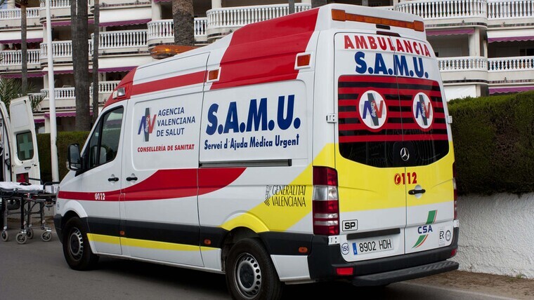Imagen de recurso de una ambulancia del Servicio Médico de la Comunitat Valenciana
