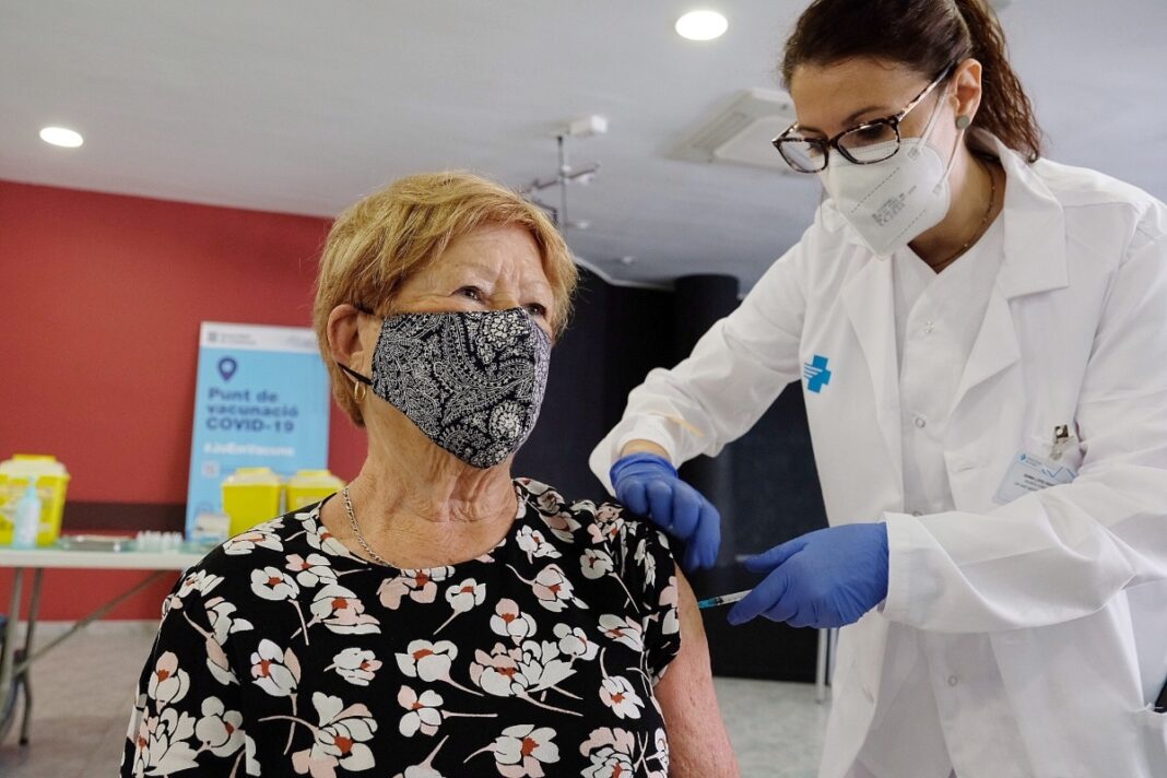 Antònia primera vacuna Janssen Catalunya