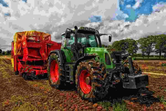 L'home ha mort esclafat pel tractor L'home ha mort esclafat pel tractor