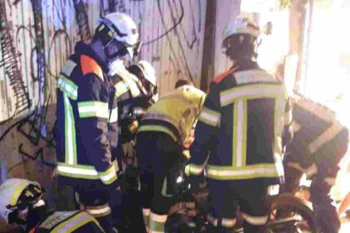 Els bombers han hagut de desmuntar el cavallet