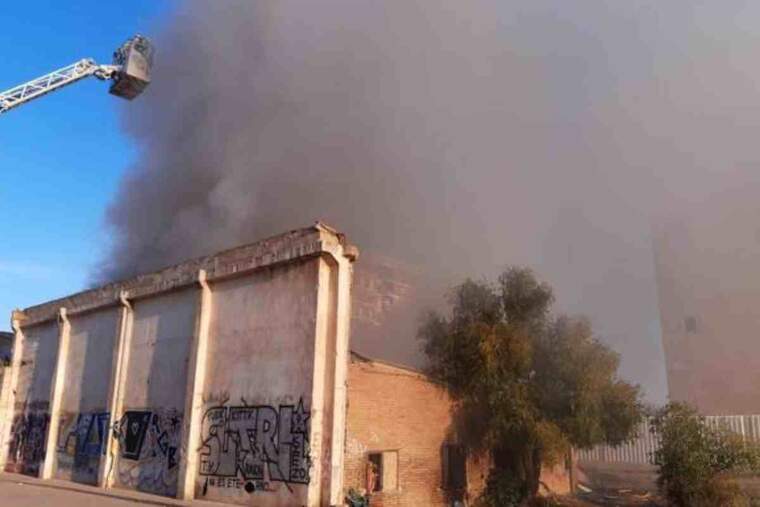 Incendi prop del Monestir de Sant Miquel dels Reis en València