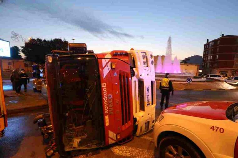 Bolca un camió de bombers en Petrer