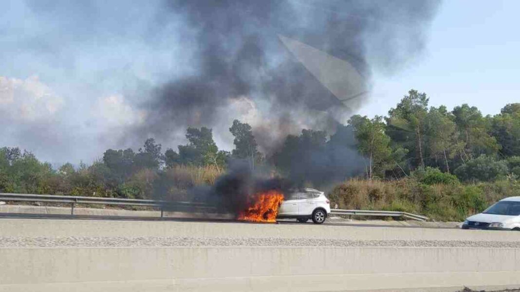 El cotxe s'ha incendiat a l'A-7 a Tarragona