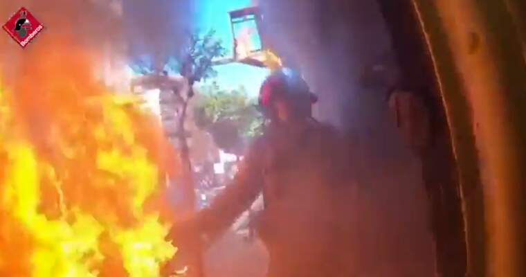 Foc en un cotxe en Dénia