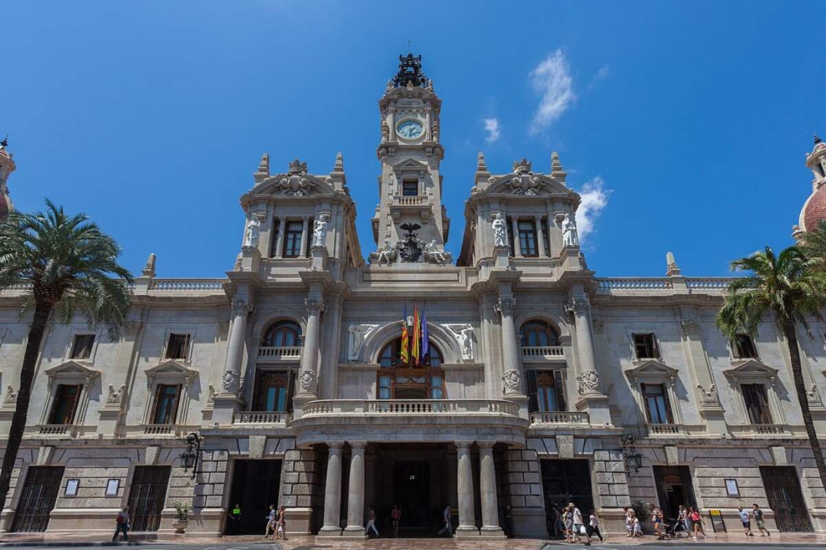 Imatge de la façana de l'Ajuntament de València