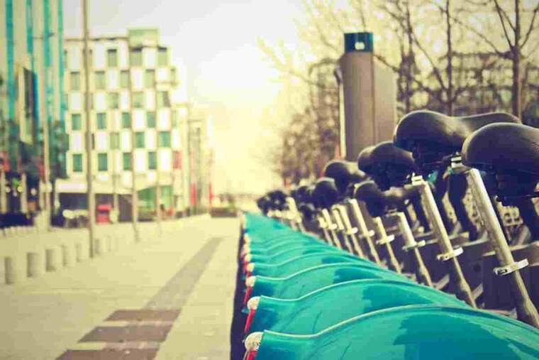 Els menors danyaven les bicis i els punts d'ancoratge