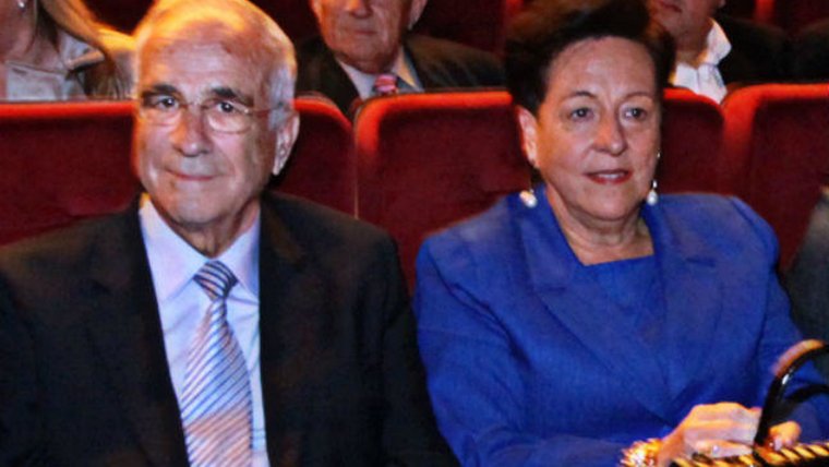 L'expresident de la CAM, Vicente Sala amb la seua dona Mari Carmen Martínez