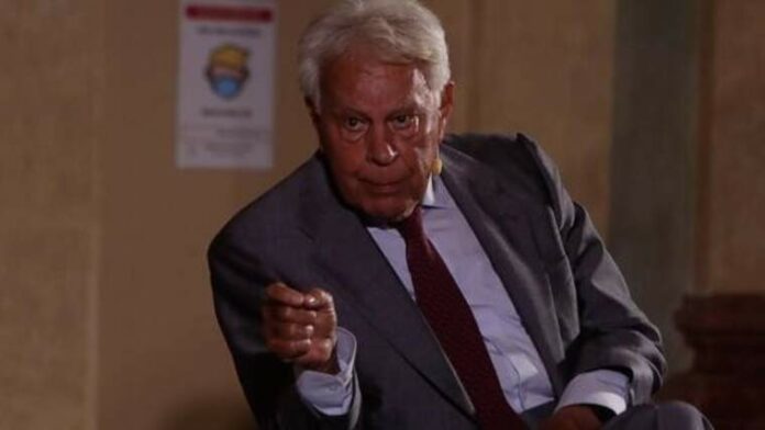 Felipe González, sobre Carles Puigdemont: "Ningú és més capaç de fer el ridícul que Puigdemont"