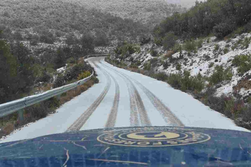El temporal ha cobert de neu diferents carreteres